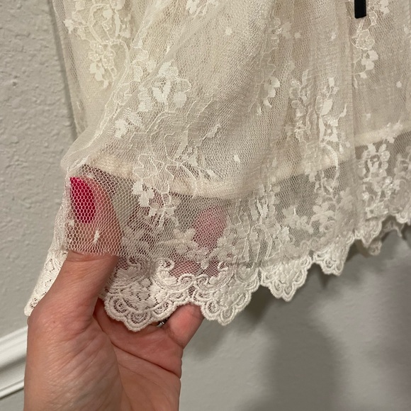Free People- Lace and velvet detail top , Size XS - Picture 6 of 10